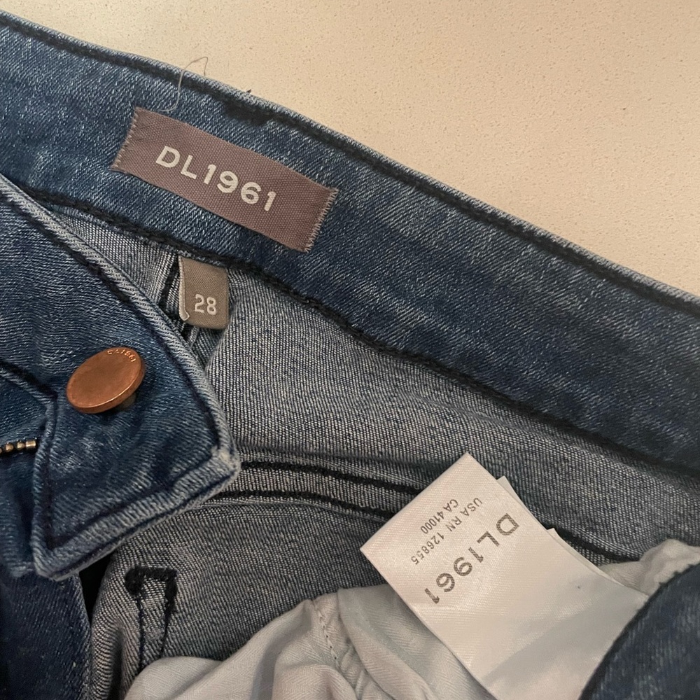 DL1961 Rachel High Rise Instasculpt Flare Jeans NWT $199 Sz. 28